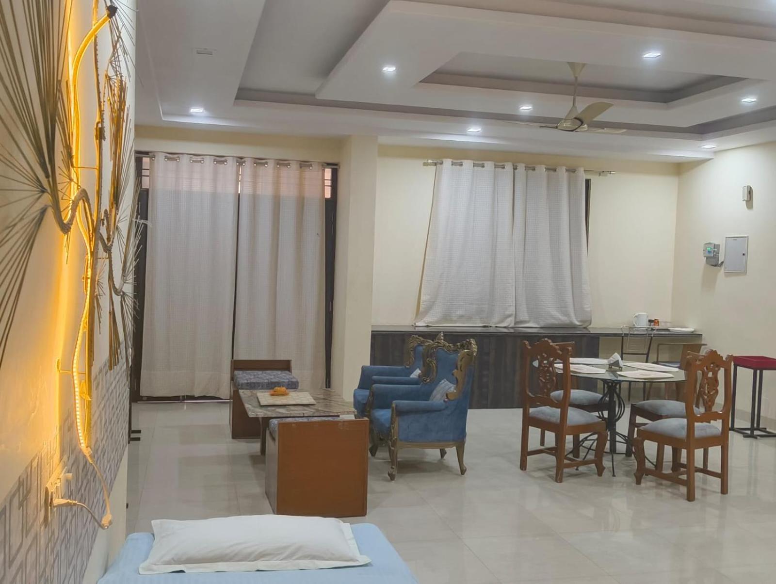 Elite Room - A Home Away Jaipur Ngoại thất bức ảnh